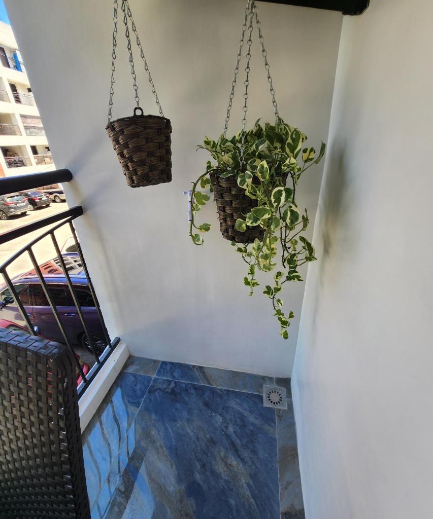 Condo Azur Suites B207 near Airport, Netflix, Stylish, Cozy with swimming pool photo 3
