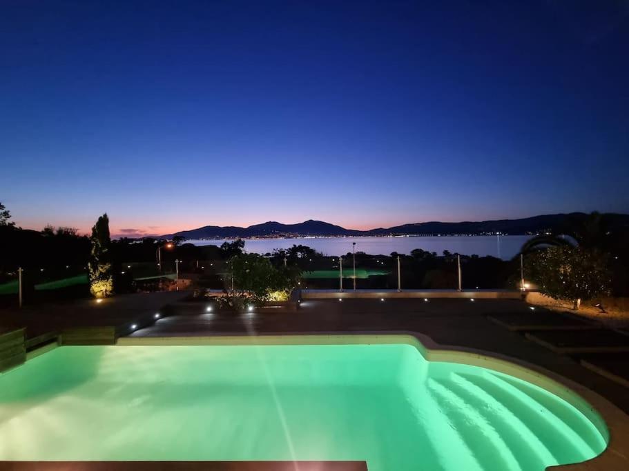 Villa vue mer panoramique, piscine, plage à pied