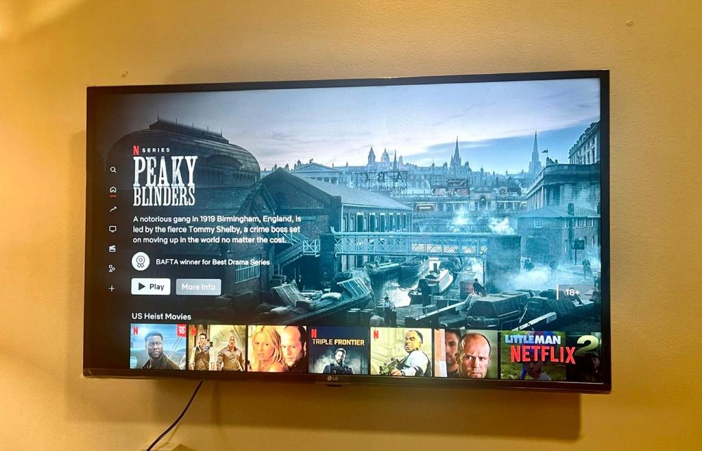 Căn hộ tại ngay gần phố đi bộ Hồ Gươm Nice room located right next to the Old Quarter