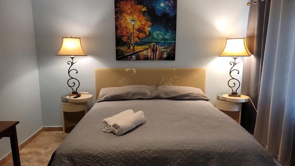 Near Casa Bacardi, 5 beds, Sleeps 10, Beach Town, Unit 1 photo 2