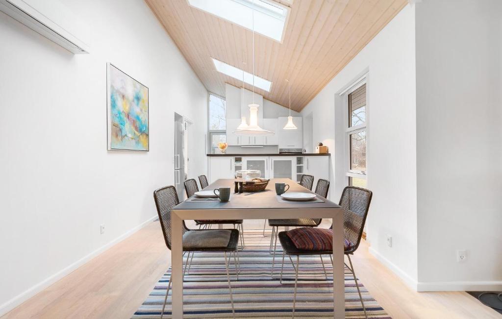 3 Bedroom Stunning Home In Nykbing Sj photo 2