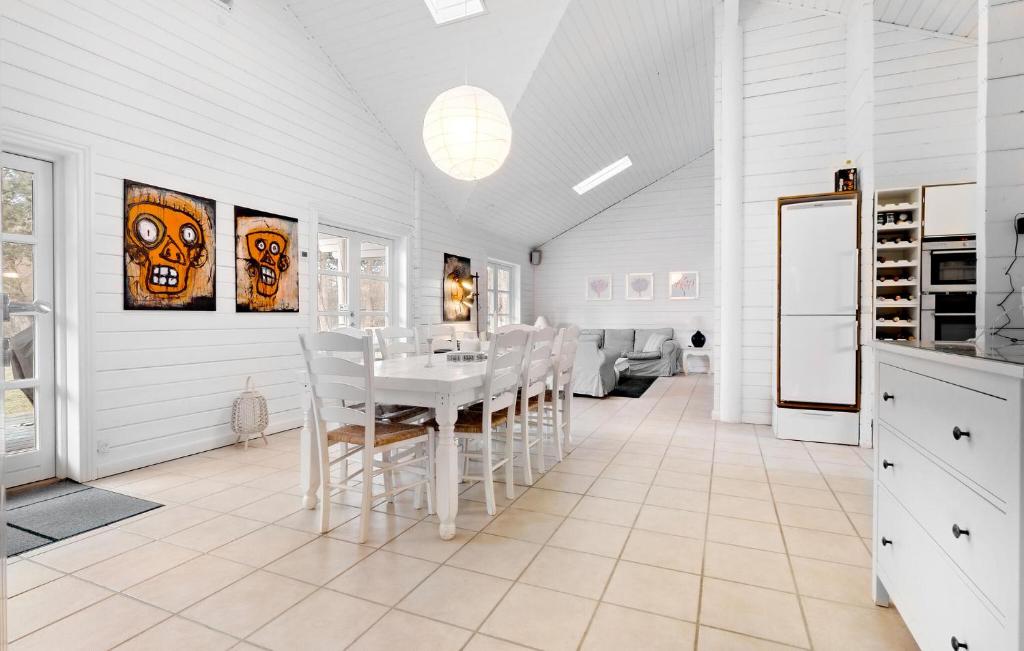 Stunning Home In Sjllands Odde With Kitchen photo 1