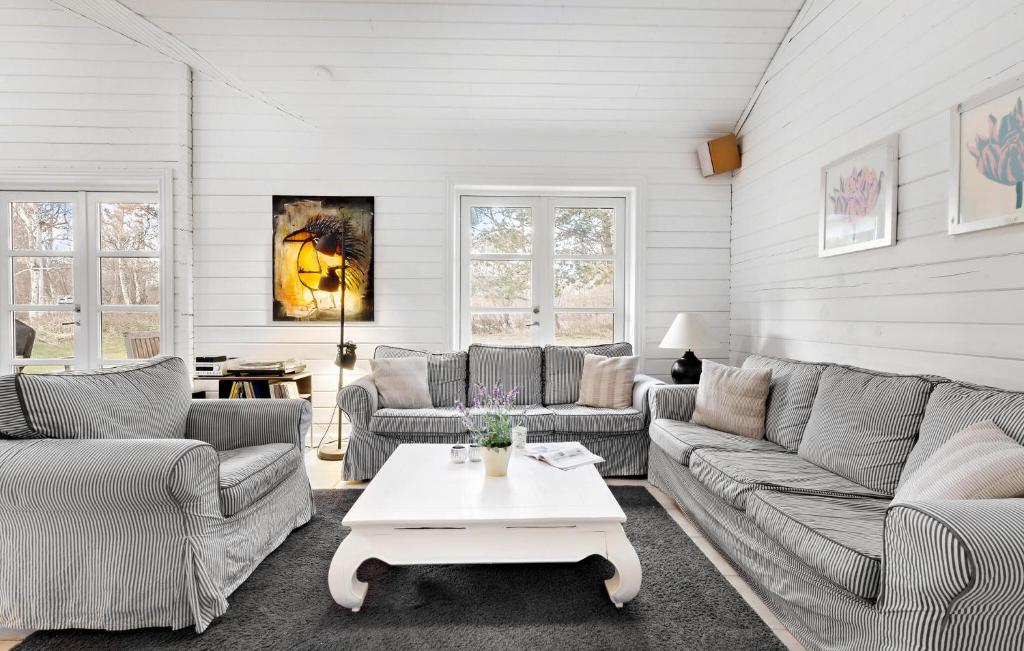 Stunning Home In Sjllands Odde With Kitchen photo 2