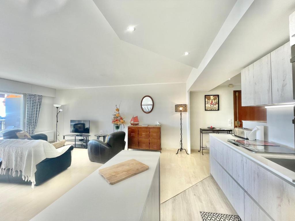 Vezelay, by Welcome to Cannes photo 1