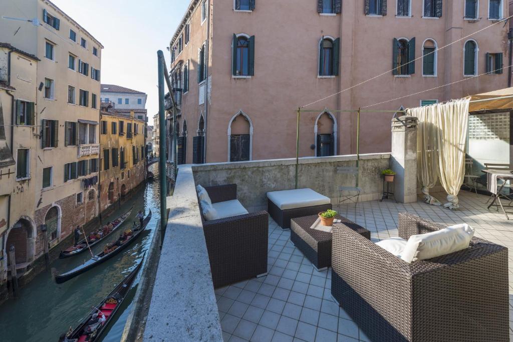 Rooms of Tre Sestieri Terrace - CANAL VIEW 2024