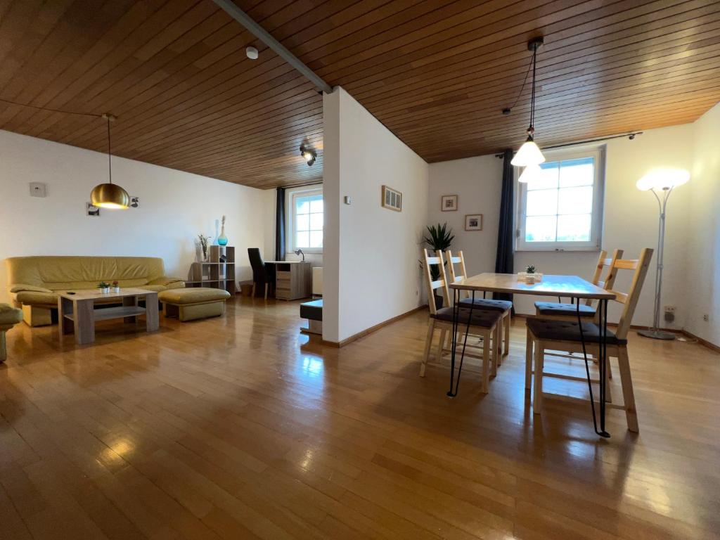 Übernachten in großer Maisonette-Wohnung by Rabe photo 3
