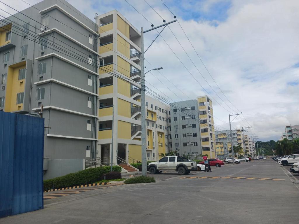 Entire 2BR condo 8 Spatial Maa Davao photo 3