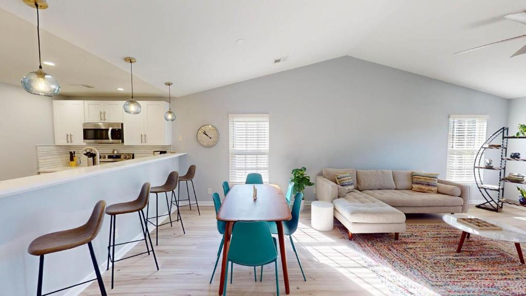 2nd Floor: Completely Renovated Throughout with Awesome Views of the 10th Fairway. photo 3