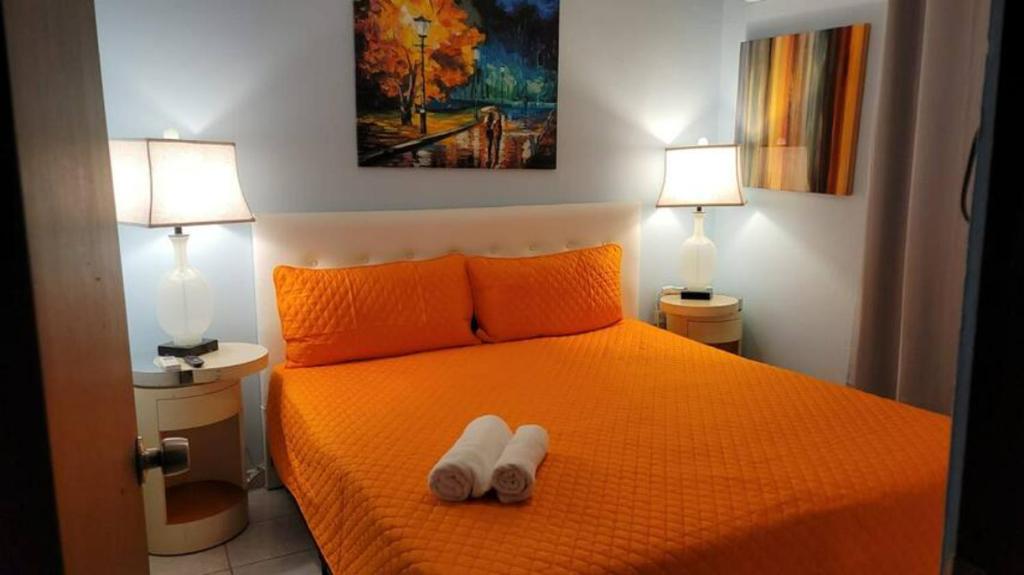 Remodeled & Very Cozy sleeps 12 near Casa Bacardi, Center Unit photo 4