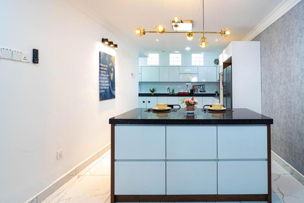 10 mint drive to Mid Valley KL near Gateway Bangsar Seputeh photo 4
