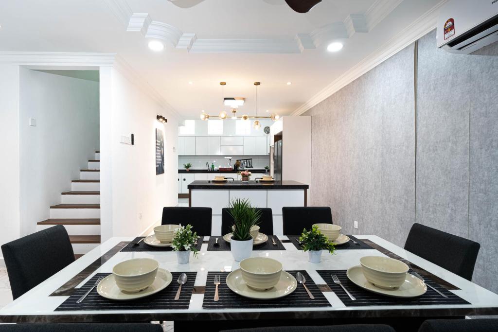 10 mint drive to Mid Valley KL near Gateway Bangsar Seputeh photo 2