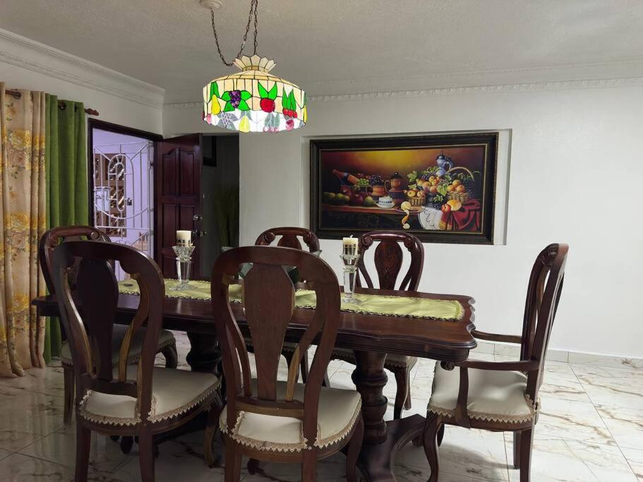 Beautiful house with pool near Los 3 Ojos Park photo 3