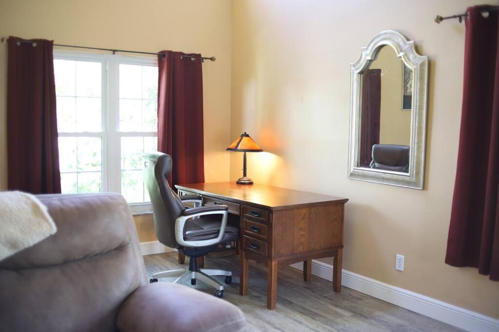 NEW Sunny Escape! Enjoy TV by your Private Pool Mins from Disney photo 4