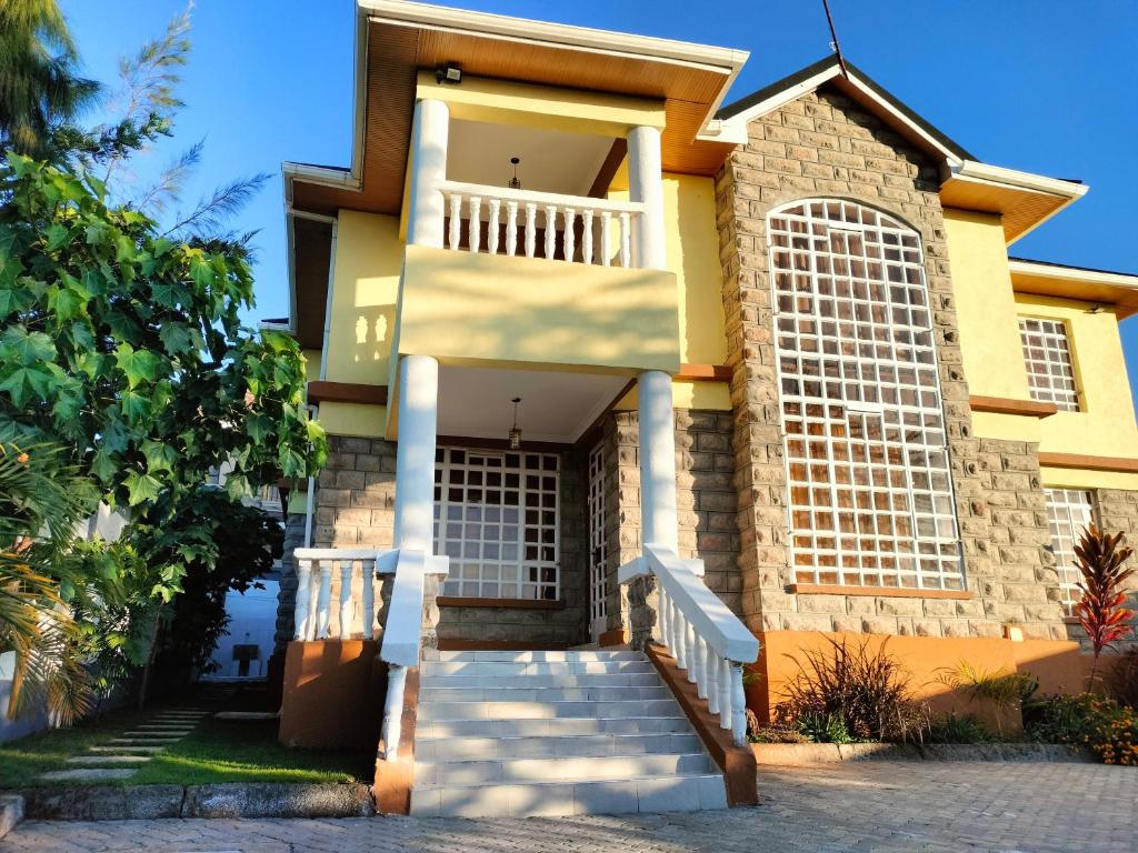 MONISA HOUSE