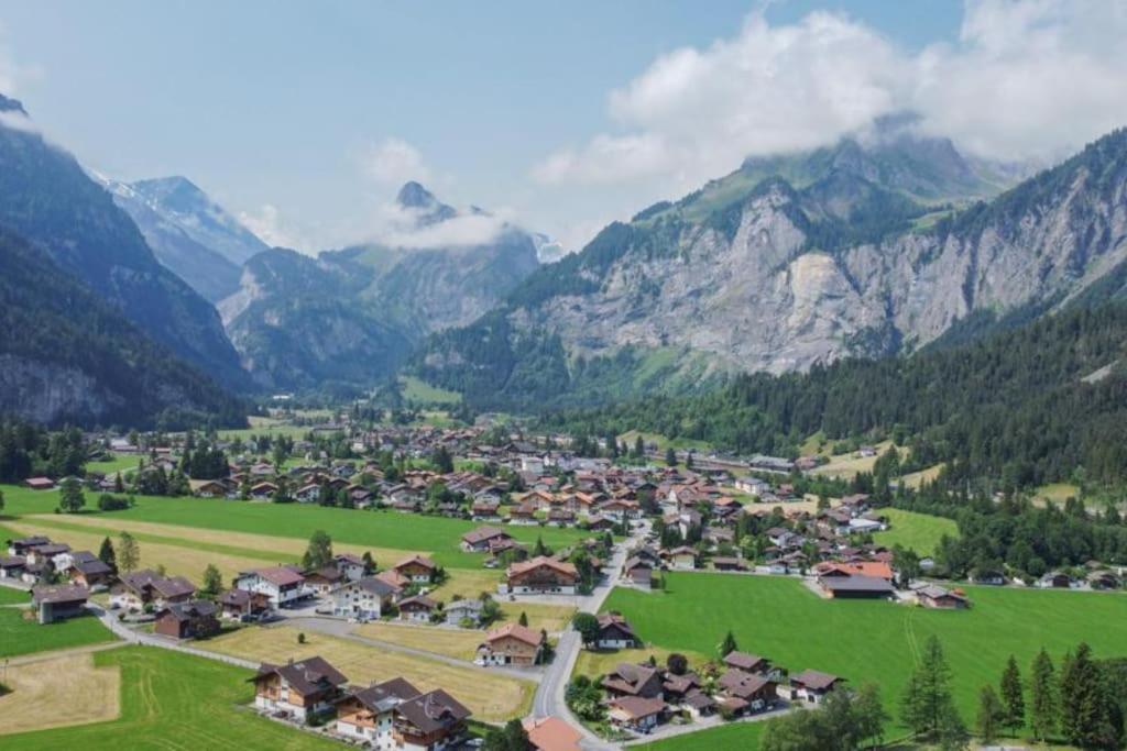 Bijou Spatz TWO near Oeschinen Lake photo 3