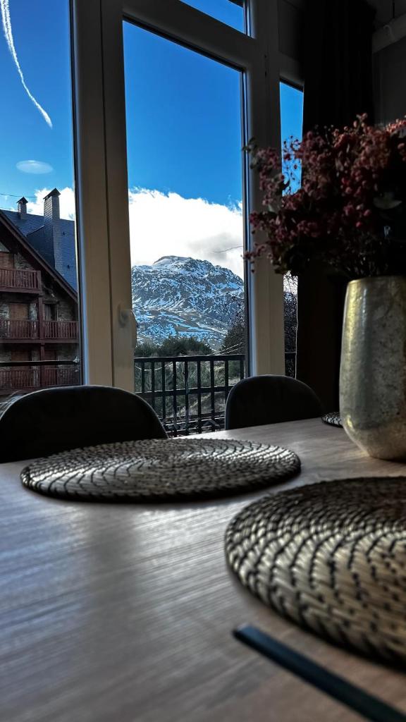 Precioso apartamento con vistas a pistas y garaje photo 1