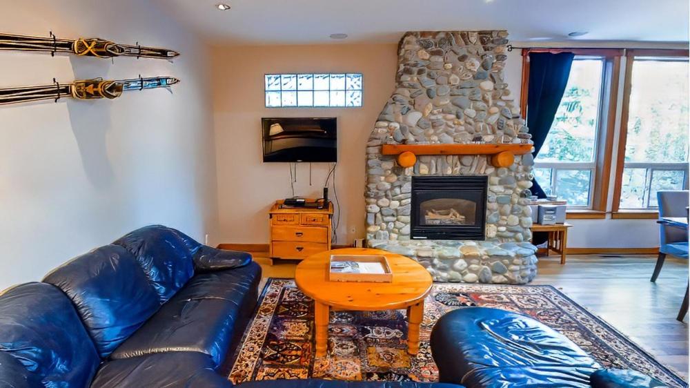 Polar Peak Chalet by Fernie Lodging Company photo 1