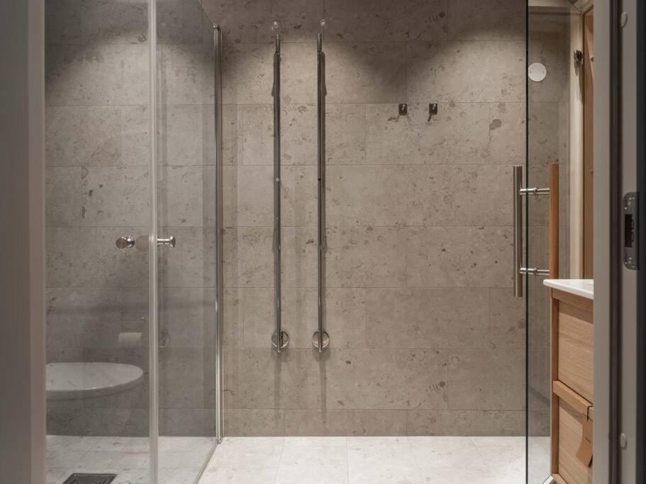 Are Alpine Retreat 6-Guest Ski Apt with Sauna photo 4
