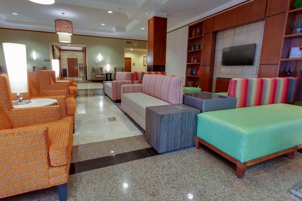 Drury Inn & Suites St. Louis Forest Park photo 3