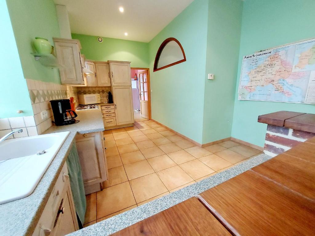 Gîte Carelles, 5 pièces, 11 personnes - FR-1-600-57 photo 4