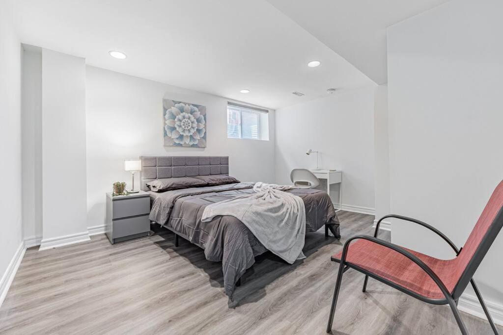 Cozy Haven Retreat 2Bed Basement photo 2