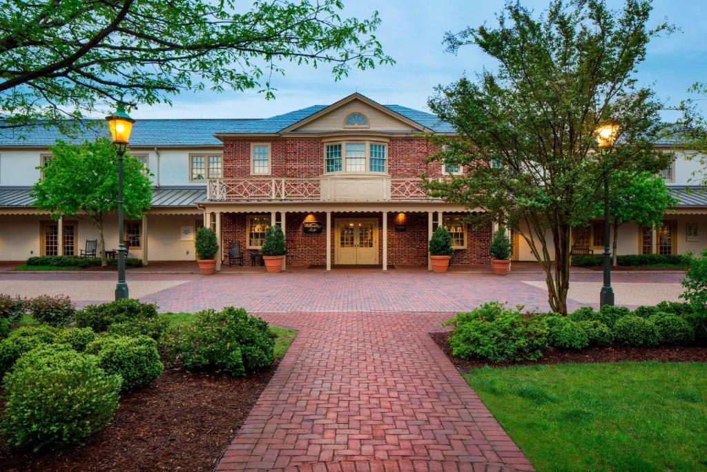 Williamsburg Lodge, Autograph Collection image