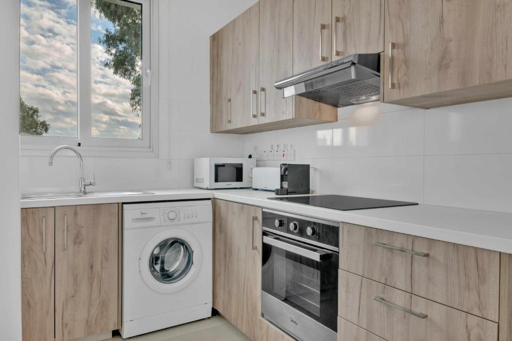 Phaedrus Living: Eolus Residences Artemis photo 1