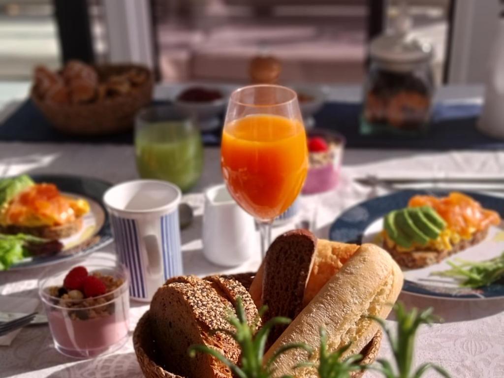 Private Exclusive Catamaran 'Hang Loose' photo 3