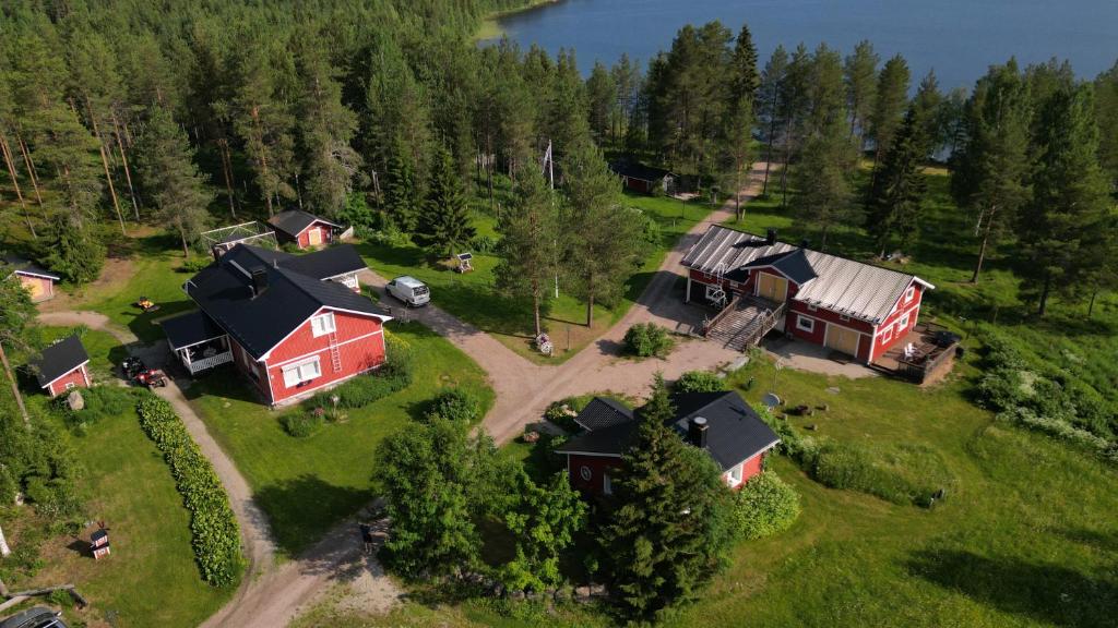 Puolukkamaan Pirtit Cottages photo 2