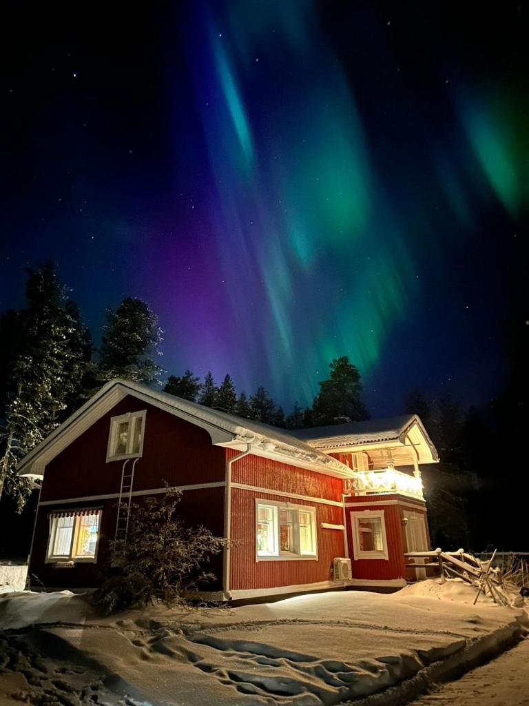 Puolukkamaan Pirtit Cottages