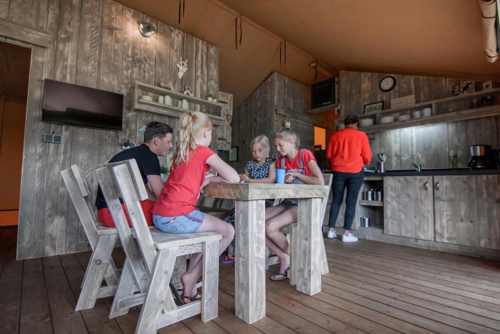 Glamping Drouwenerzand - Danny's Lodge photo 3