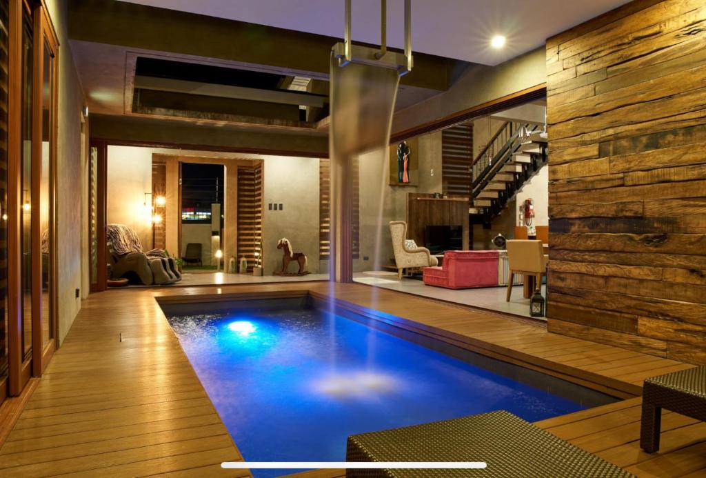 ISLA VILLA 1 amazing waterfall pool house near beach, bars & restaurants photo 3