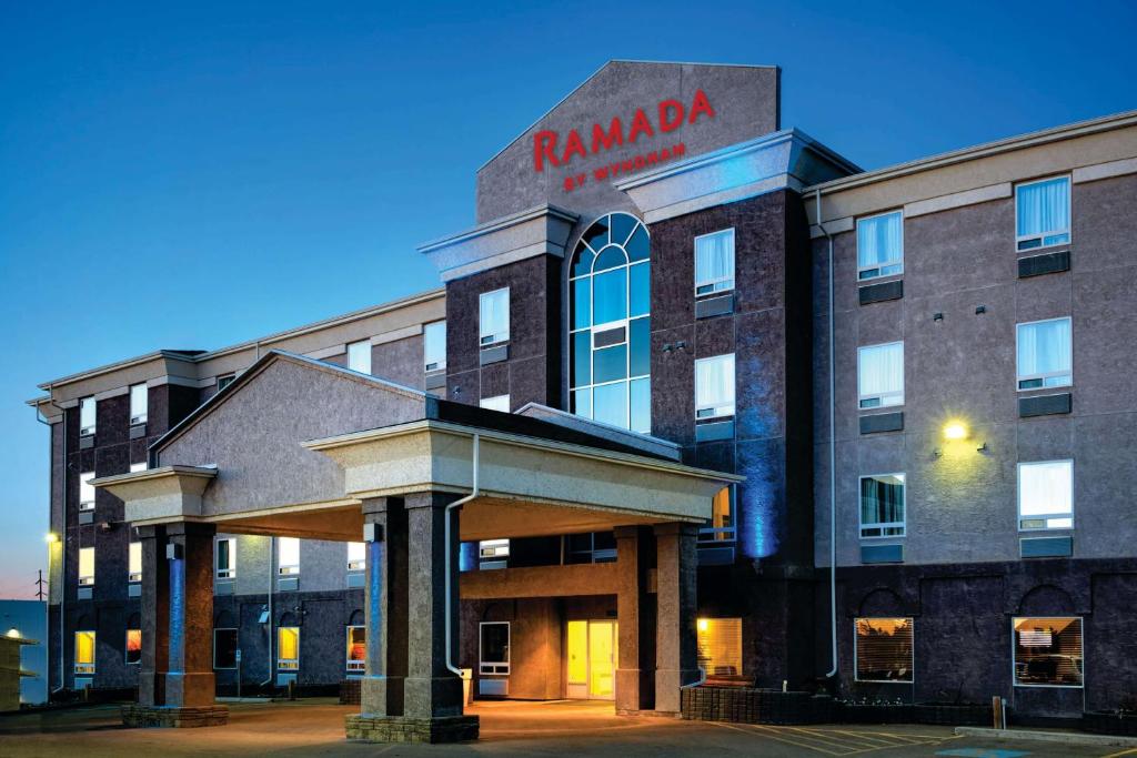 Ramada by Wyndham Prince Albert photo 1