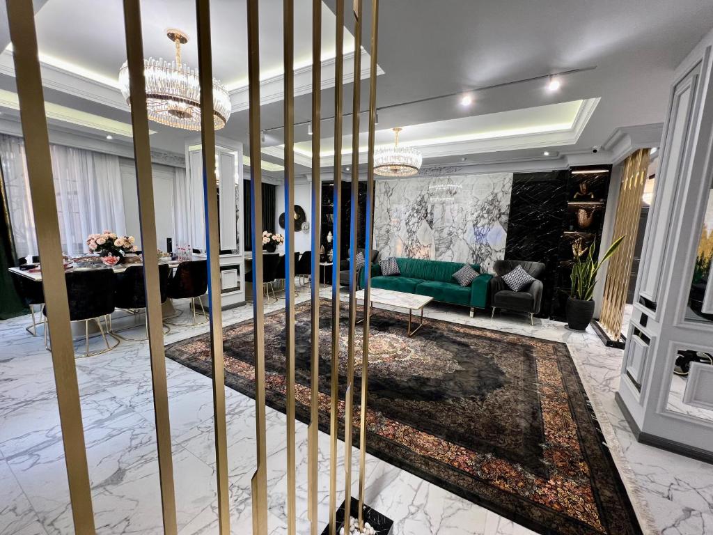 Borbad palace