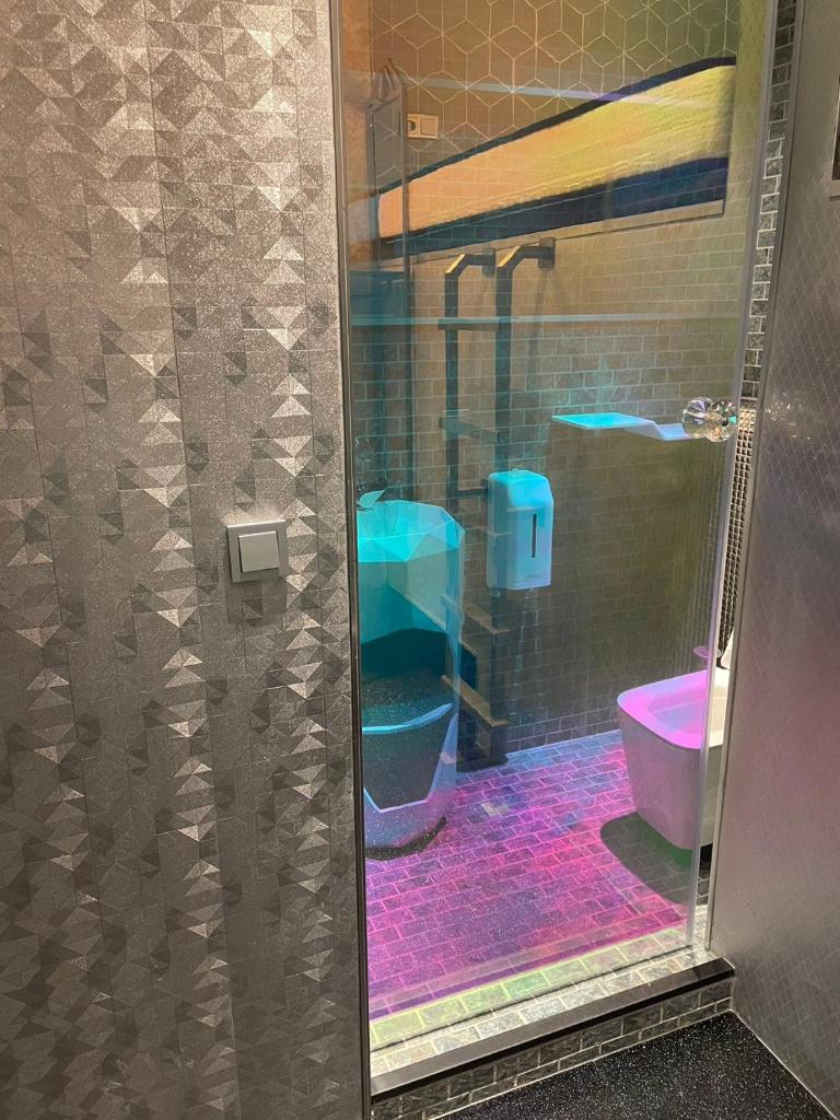 Diamond Capsule Hotel Amsterdam South photo 4