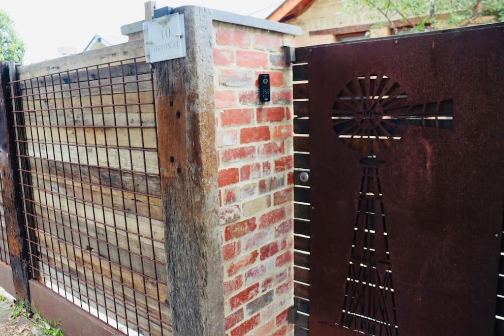 Exclusive & Unique Sustainable Mudbrick Home photo 2