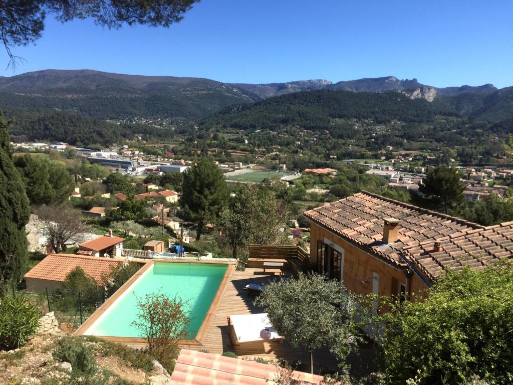 Maison avec piscine entre Aix en Provence et Cassis photo 2