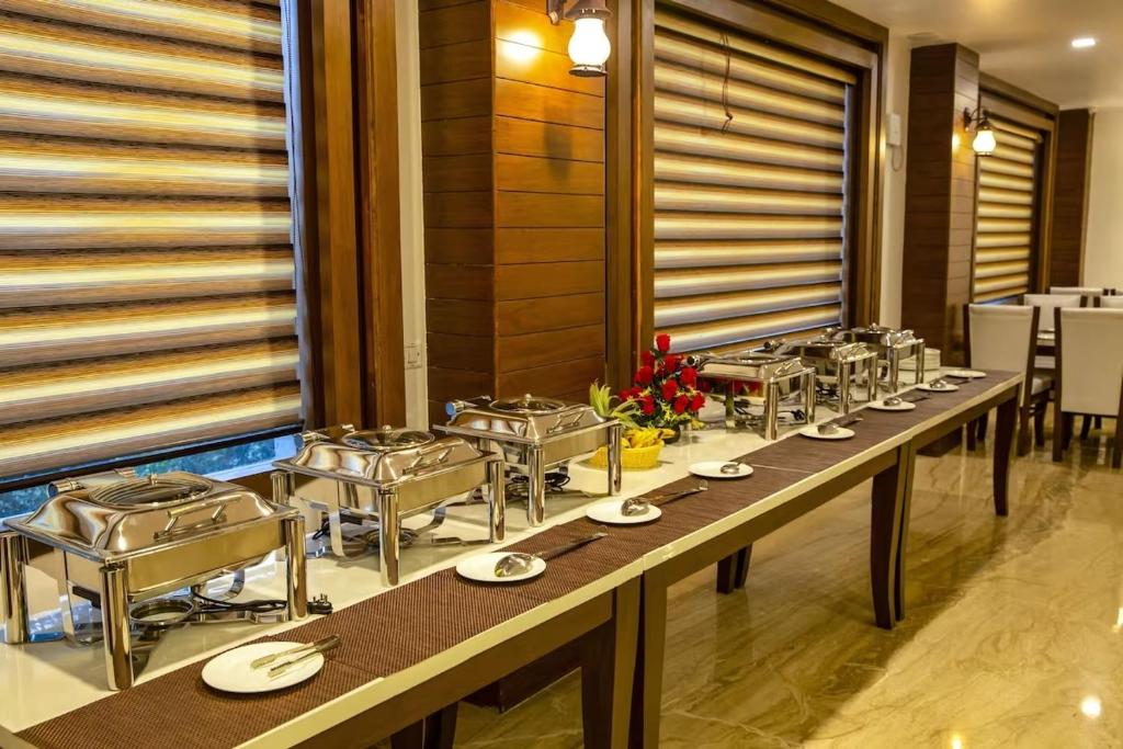Gaur Hotels Green View photo 2