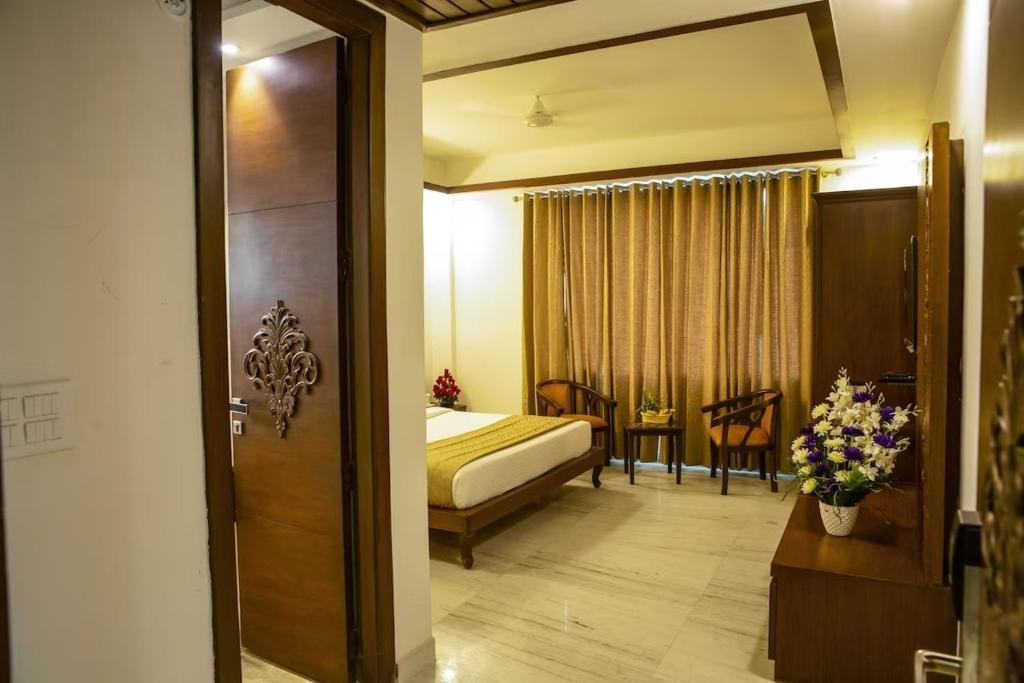 Gaur Hotels Green View photo 3