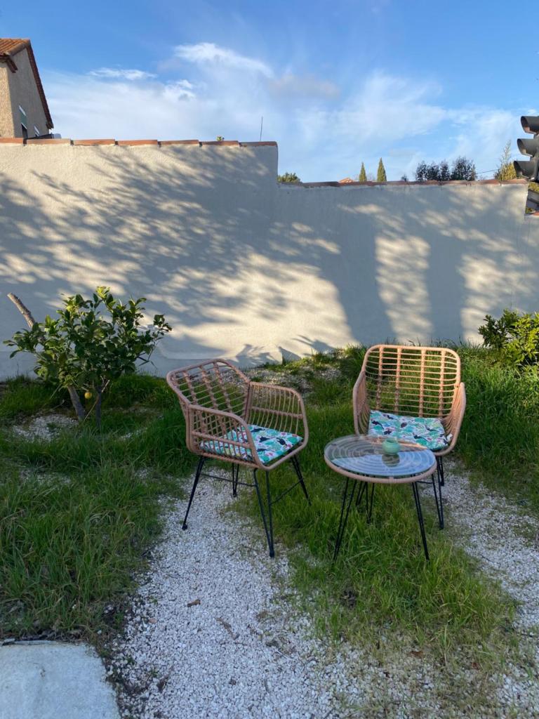 Studio quartier calme photo 1