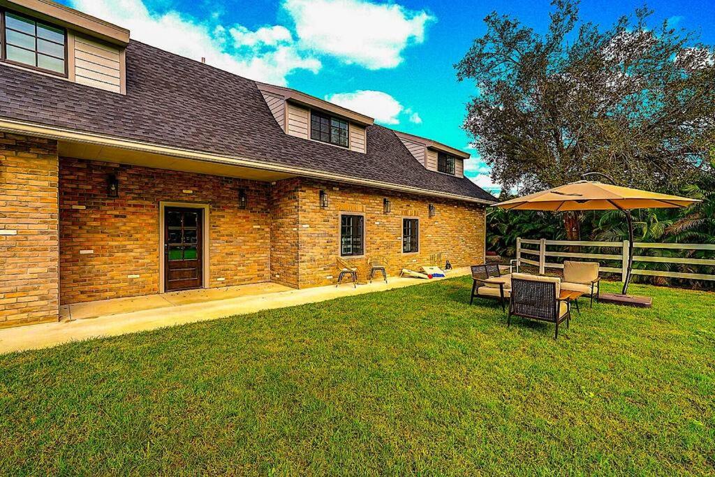 Luxury Beach Barn Farmhouse photo 1
