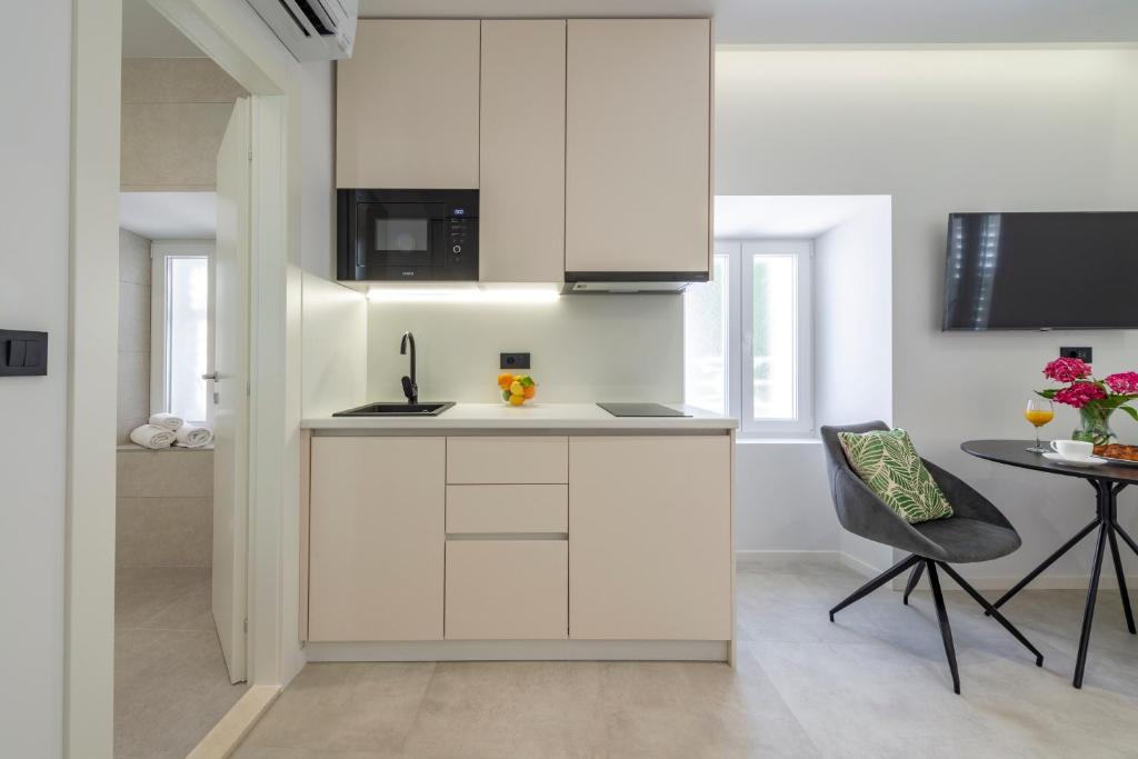 La Porta 1, seaview apartment in the center photo 3