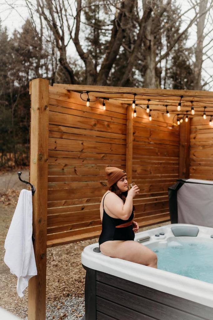 Lakeview Luxury Farmhouse Retreat - Hot Tub - Games Room photo 2