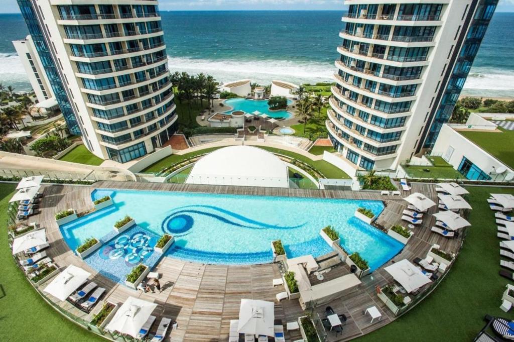 Pearls or Oceans Apts or Umhlanga balcony min stay apply 3 slp or 2 bed 6 slp or 3 bed 9 sleeper