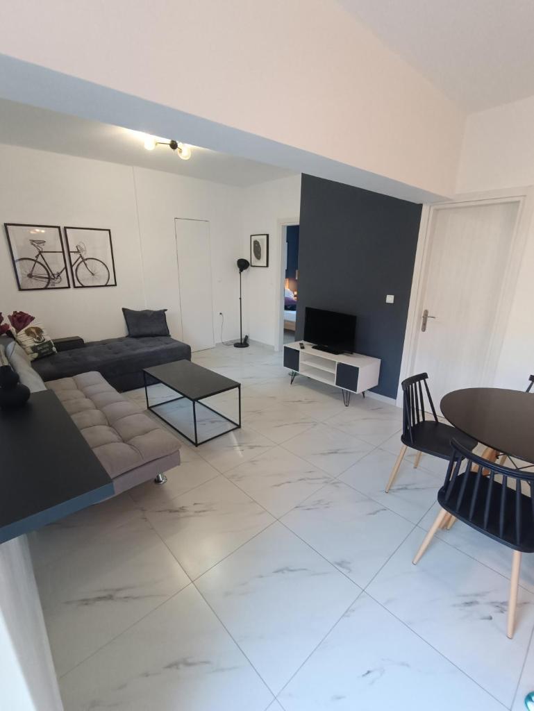 Alexander apartments photo 2
