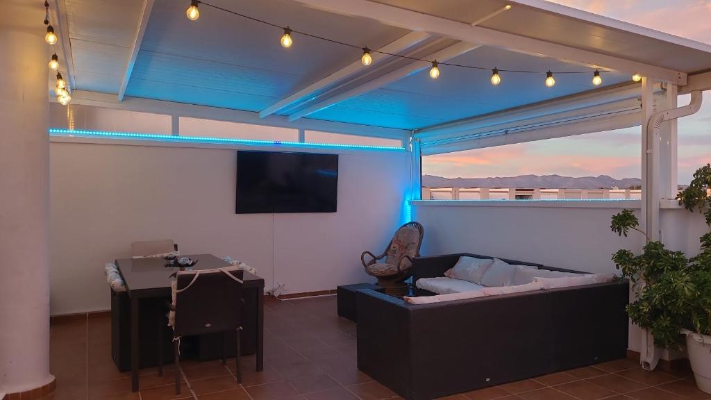 ATICO DE LUJO EN NOVA ALMENARA a 150 metros de Playa Casablanca Relax on the Beache photo 2