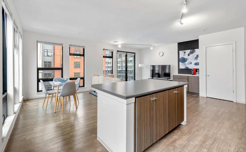 Amazing 2 bedroom 2 bathroom in Assembly, Sommerville photo 4
