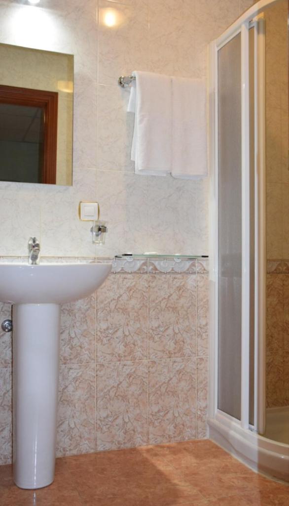 Hostal Infante Peñafiel photo 4