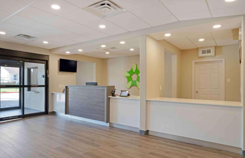 Extended Stay America Suites - Baytown photo 3