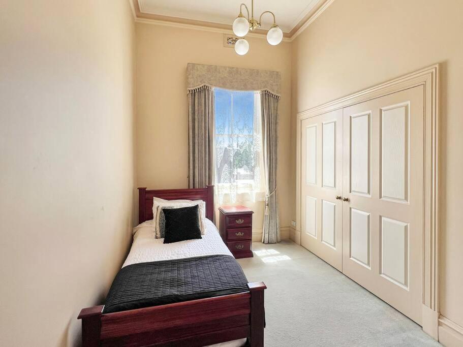 Mandalay circa 1890, magnificent Bendigo home photo 2